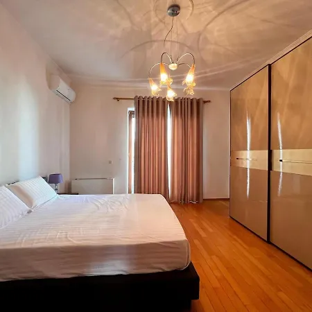 Luxury Helena In With Private Pool Tirana