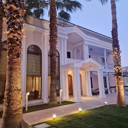 Villa Luxury Helena In With Private Pool