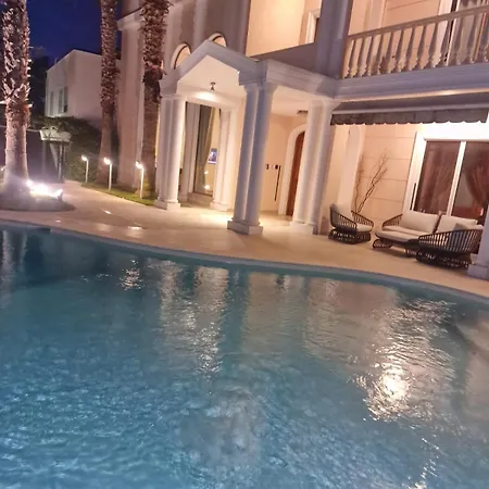 Villa Luxury Helena In With Private Pool